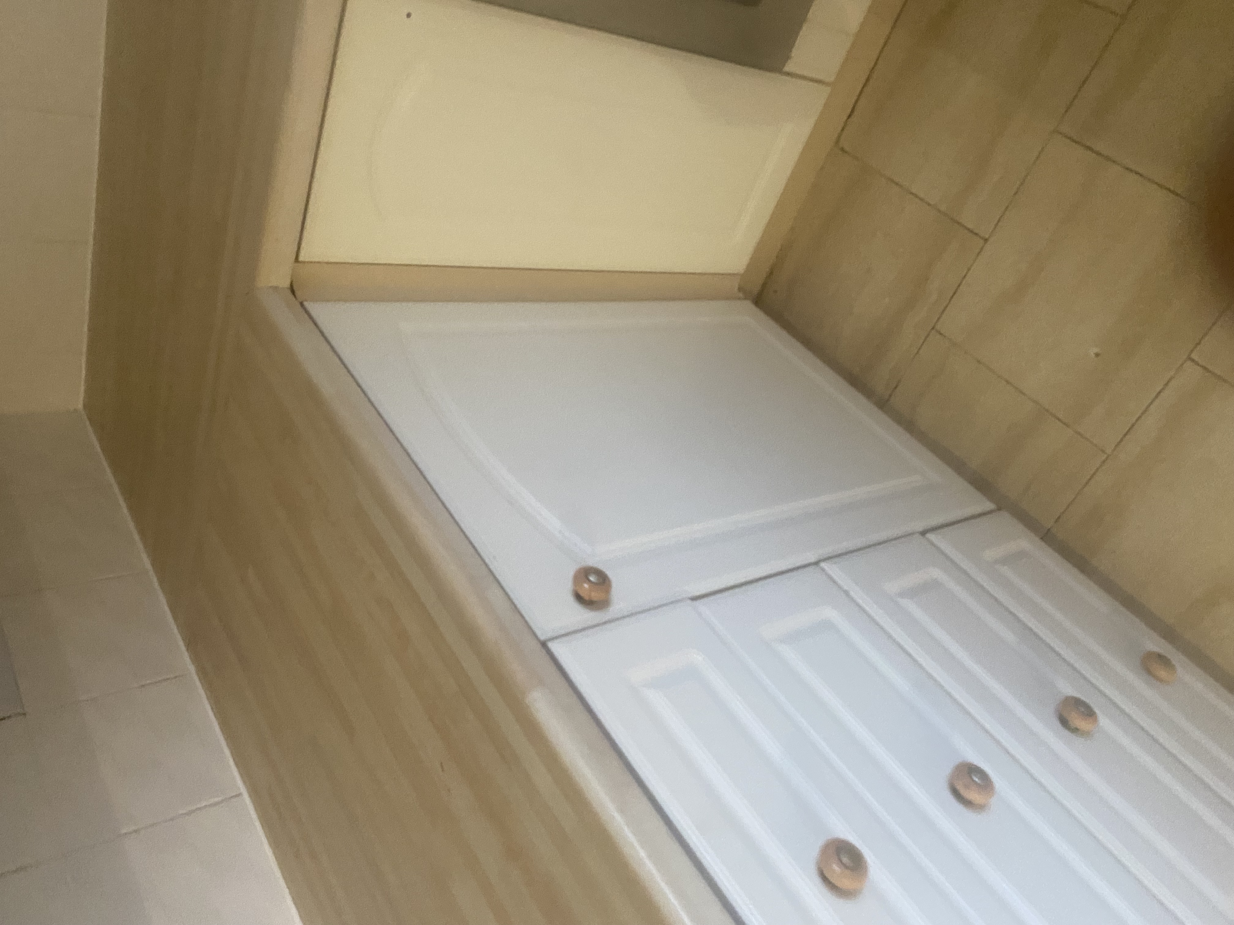 Kitchen cabinet after cleaning